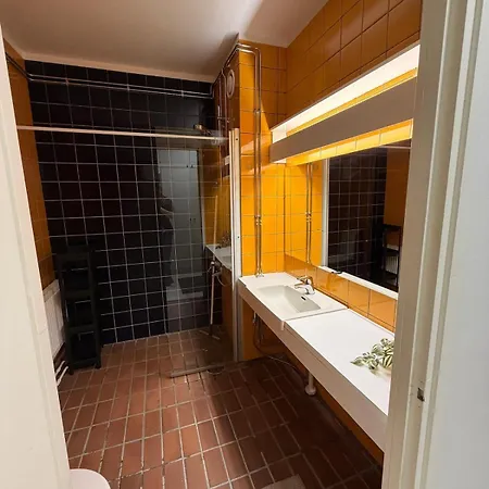 A Bright In A Prime Location! Appartamento
